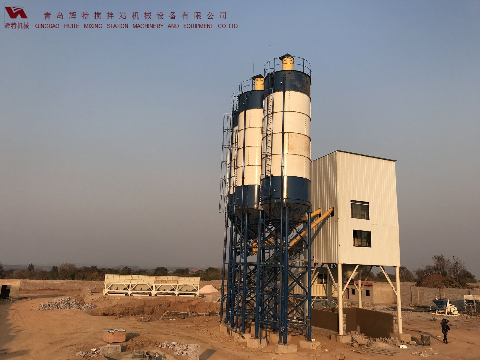 輝特混凝土攪拌站HZS120采用國內(nèi)外知名品牌，大大降低了設(shè)備故障率