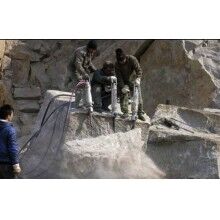 新型礦山開采設(shè)備液壓分裂機(jī)?