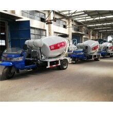 聞喜環(huán)?；炷翑嚢韫捃囆⌒?方攪拌車混凝土攪拌運(yùn)輸車多少錢