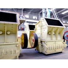 在砂石緊缺的非常時(shí)期，小型碎沙機(jī)發(fā)揮大作用