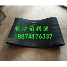 專業(yè)供應(yīng)攪拌機(jī)配件，中聯(lián)攪拌機(jī)配件，中聯(lián)HZS120P型下料斗膠桶